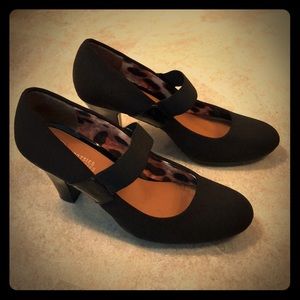 Very Comfy Heels Mootsies Tootsies Black Suede